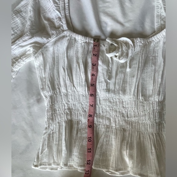 H&M Puff-Sleeved Peplum Blouse - Picture 6 of 7